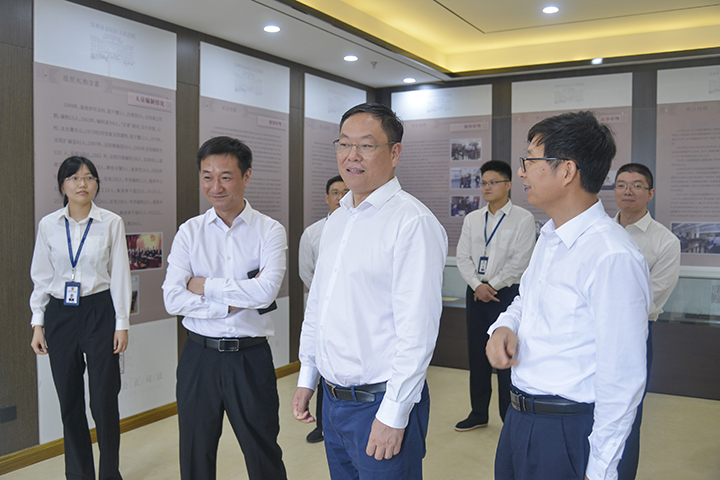 金坛区委书记陆秋明一行专题调研法院工作